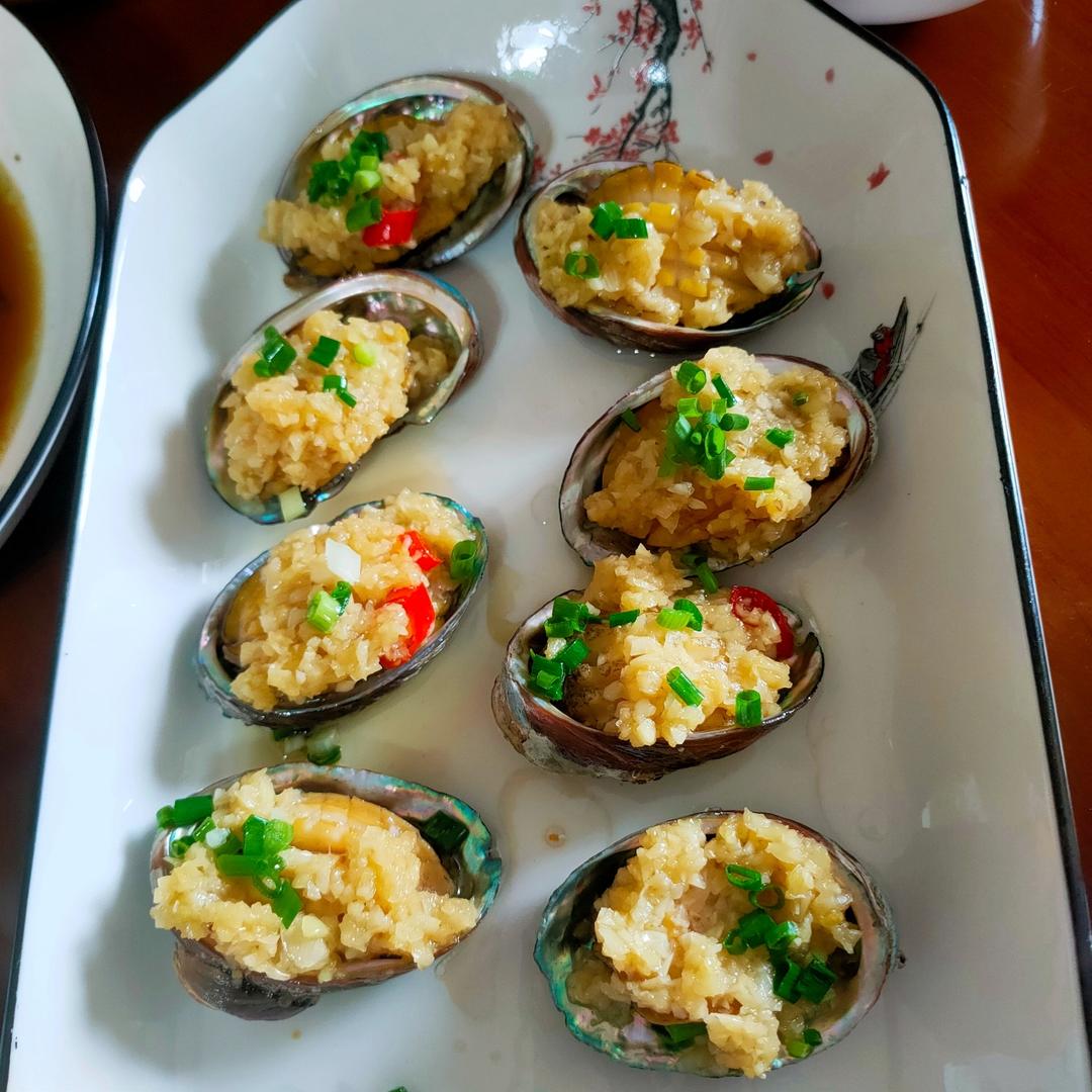 蒜蓉粉丝蒸鲍鱼