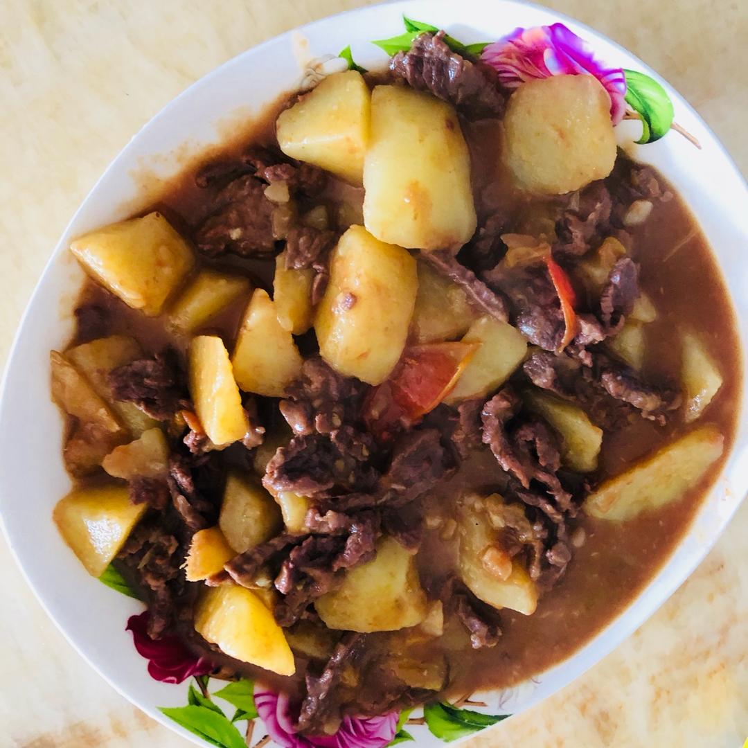 红烧牛肉土豆 （独家秘制）