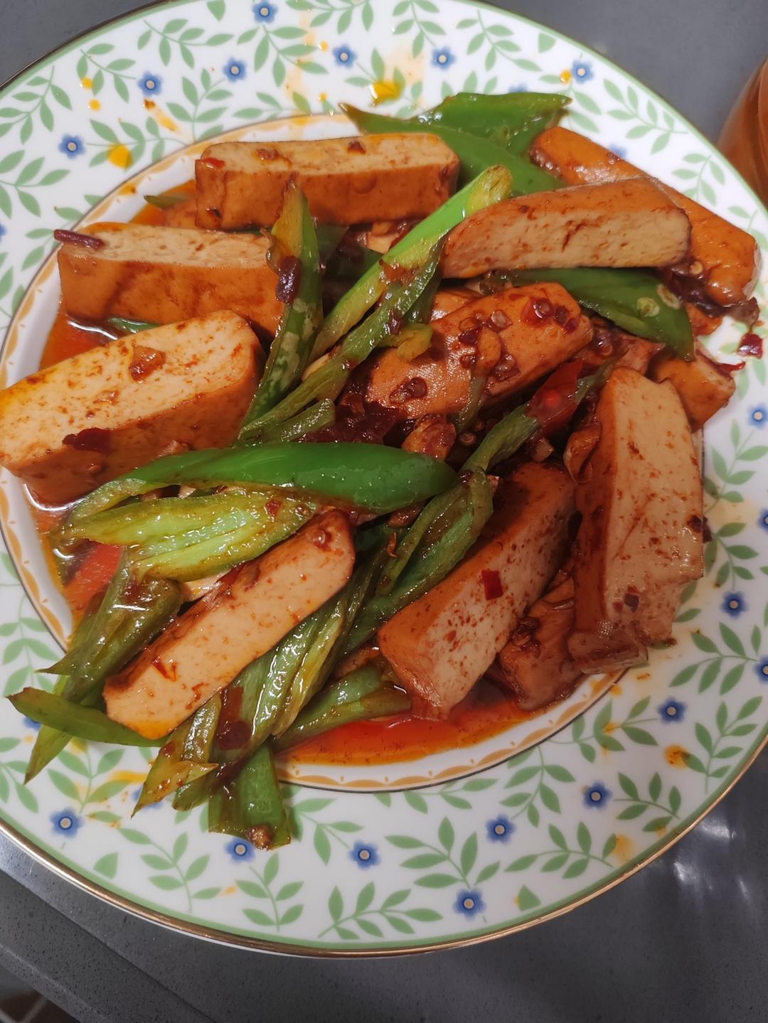 香干炒青椒（比荤菜还好吃的素菜）