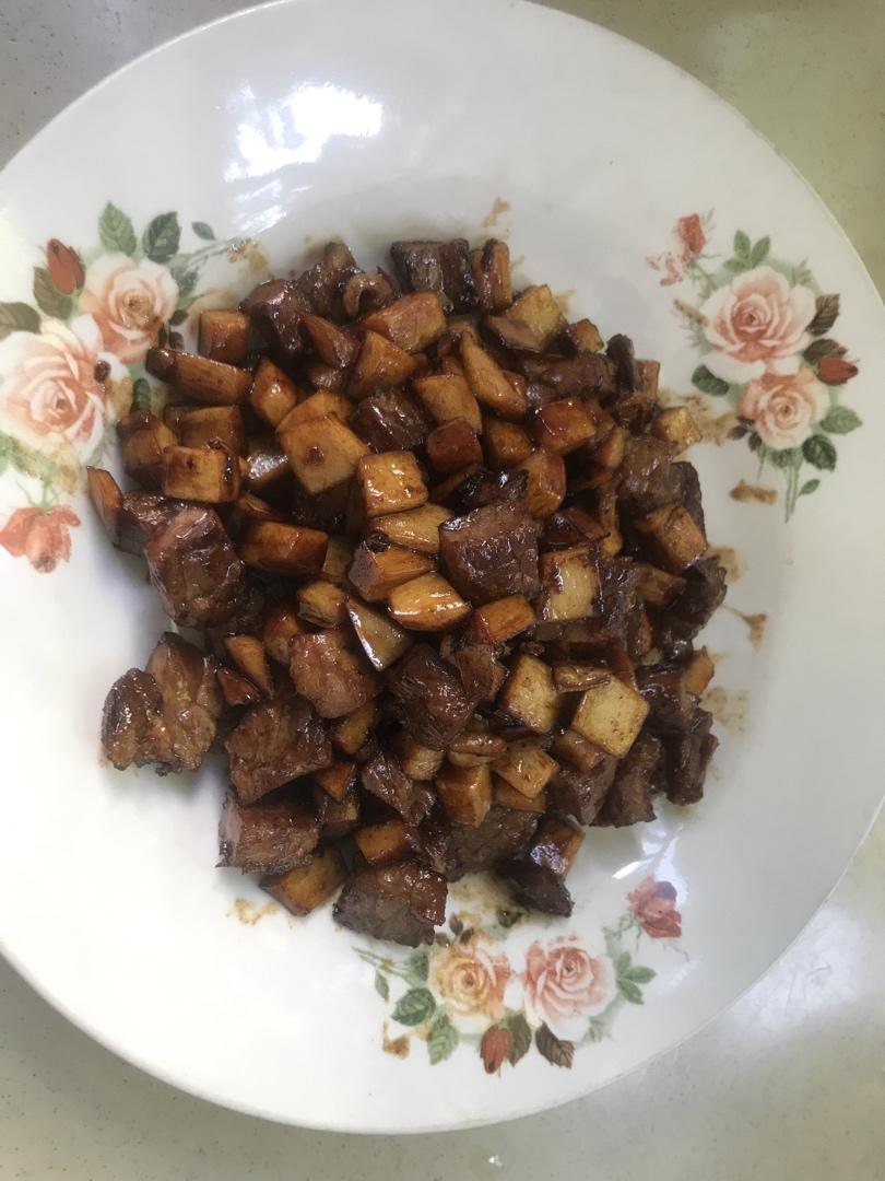 黑胡椒杏鲍菇牛肉粒