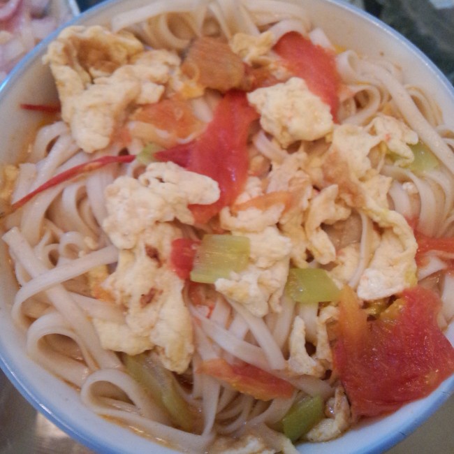 我家的中饭西红柿鸡蛋面