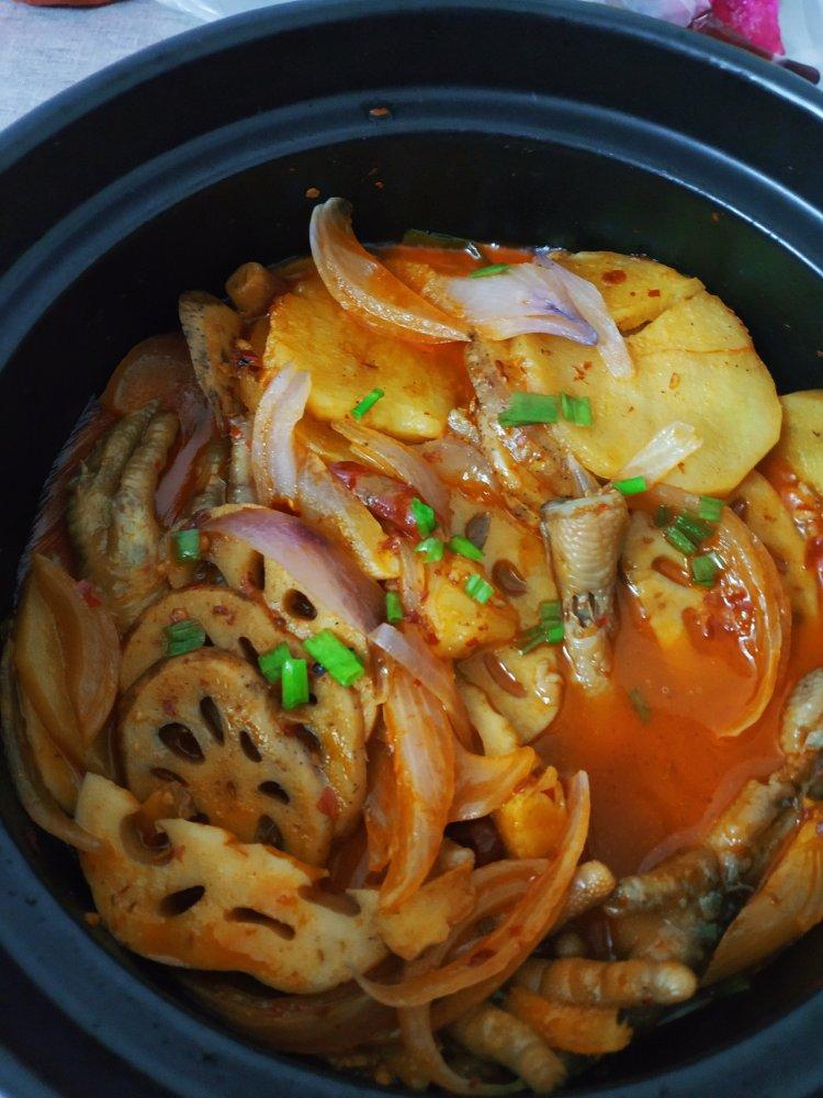 超简单的明虾鸡爪煲