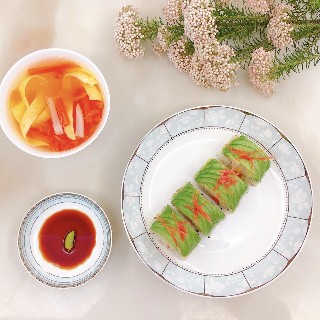 为未来而食——牛油果藜麦寿司