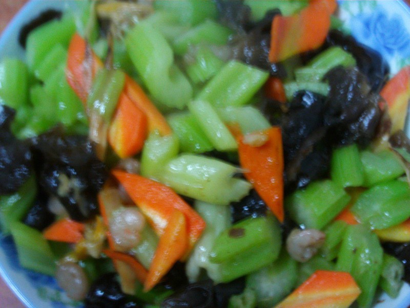 芹菜炒木耳