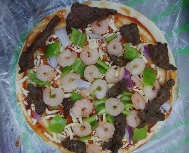 黑椒牛肉鲜虾披萨的做法