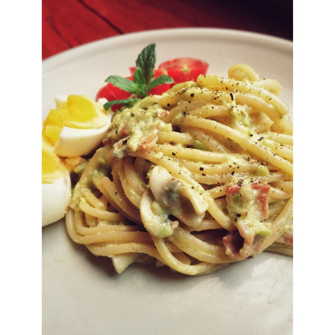 小清新牛油果火腿意面