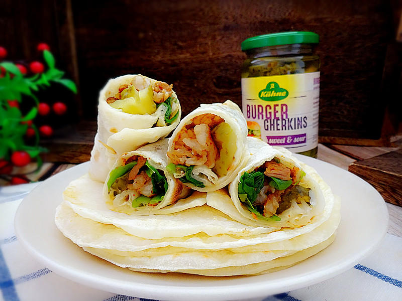 酸黄瓜烤肉卷饼（周末懒人餐）的做法