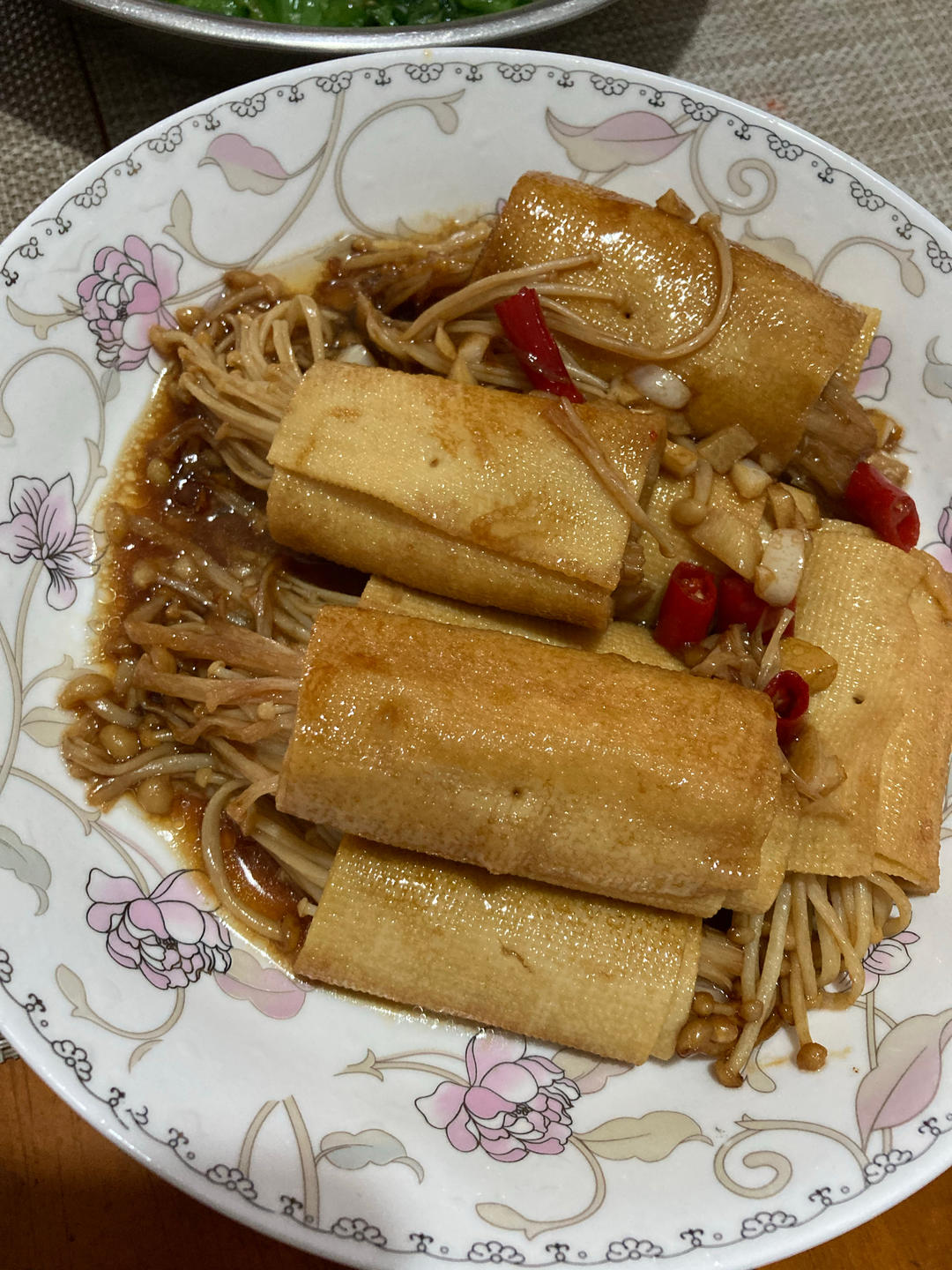 金针菇豆皮卷