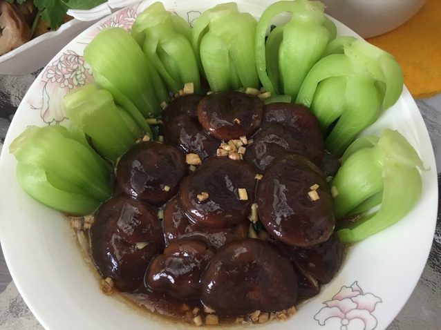 浇汁香菇油菜
