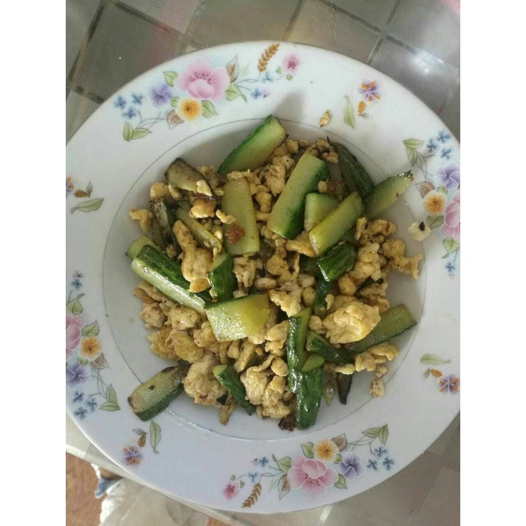 黄瓜炒鸡蛋