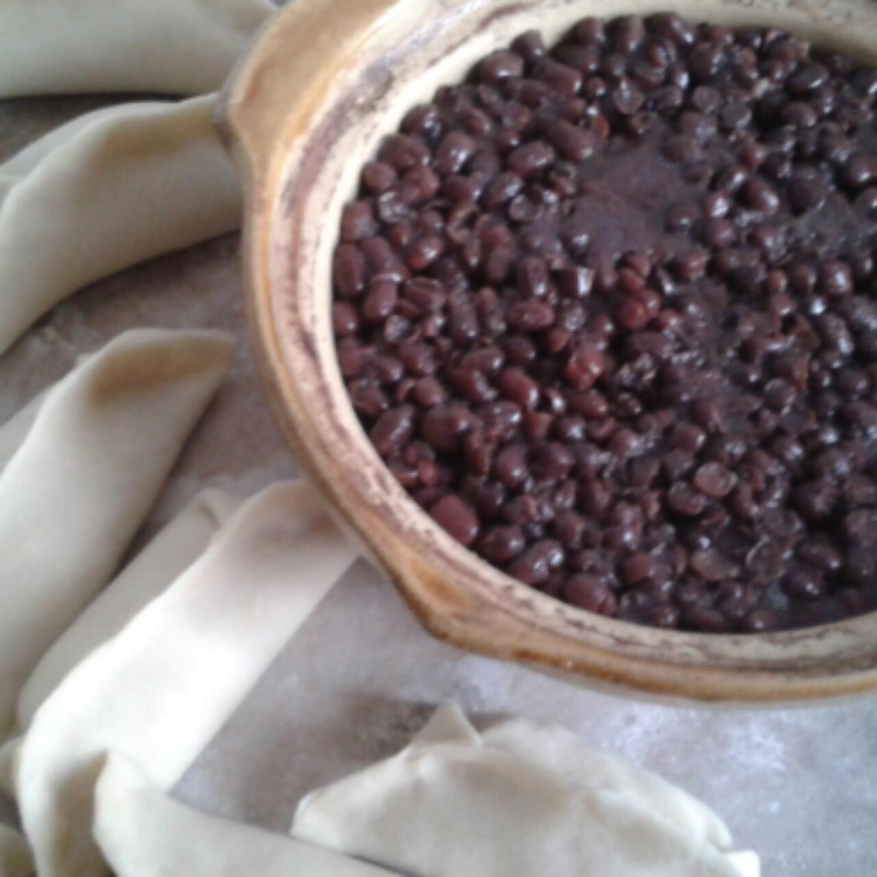 红枣红豆薏仁牛奶粥