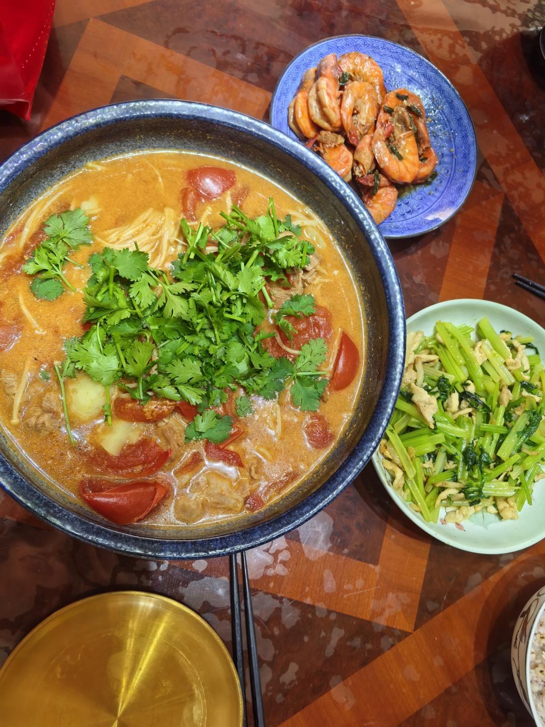 金针菇番茄肥牛卷