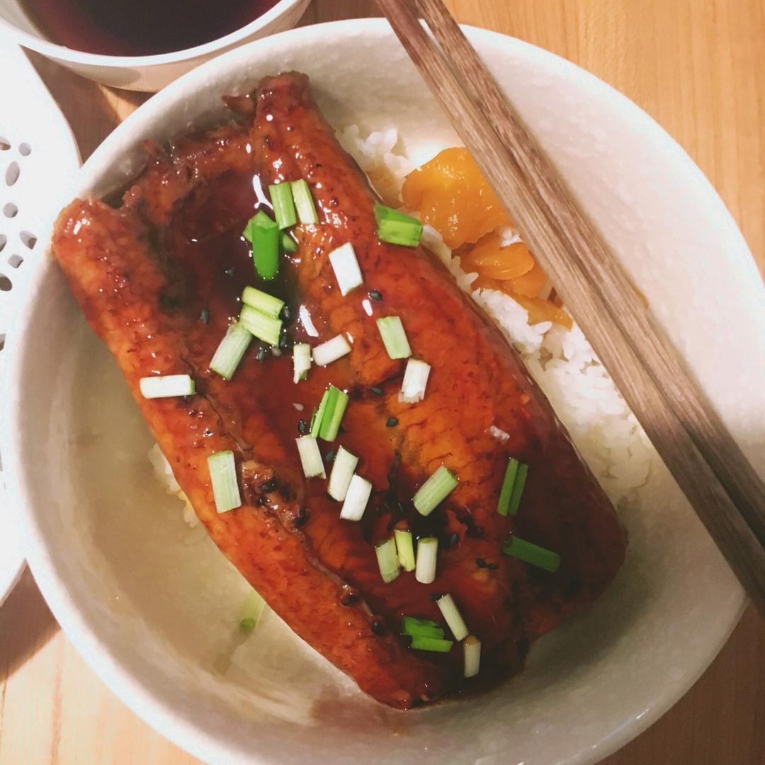 蒲烧鳗鱼饭