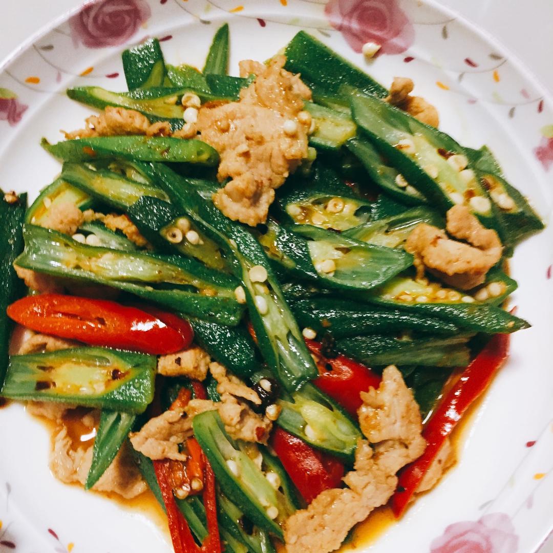 超级下饭的秋葵小炒肉