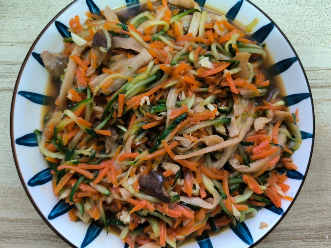 菌菇拌杂蔬