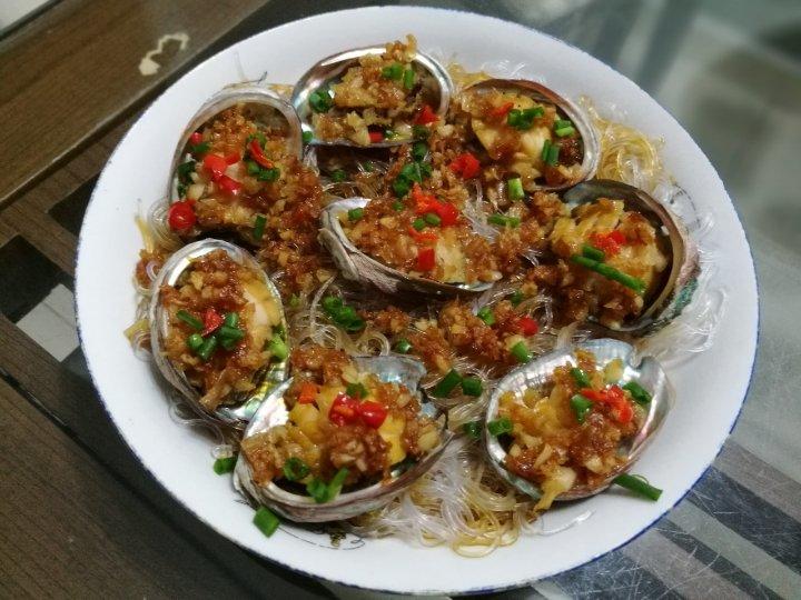 蒜蓉粉丝蒸鲍鱼