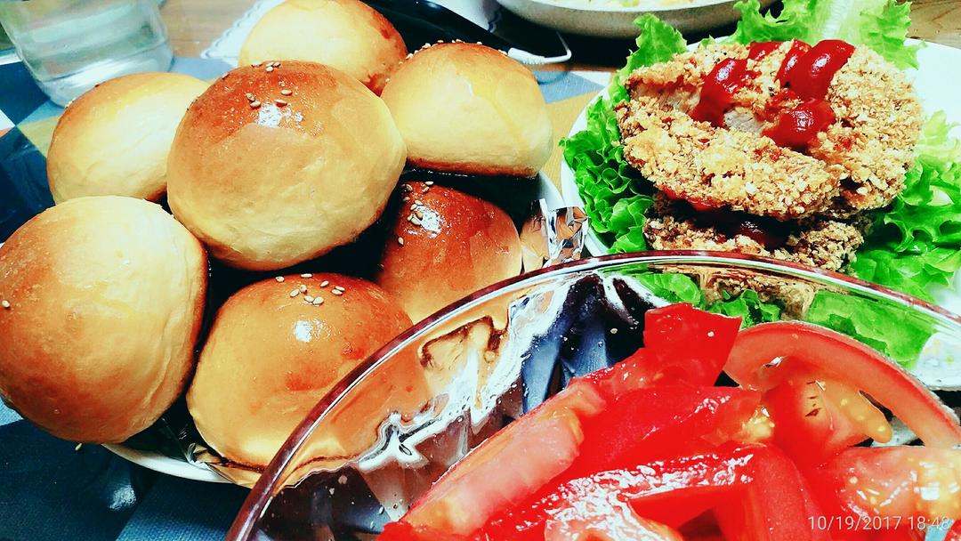 大人小孩都爱不释口的【蜂蜜牛奶小餐包】