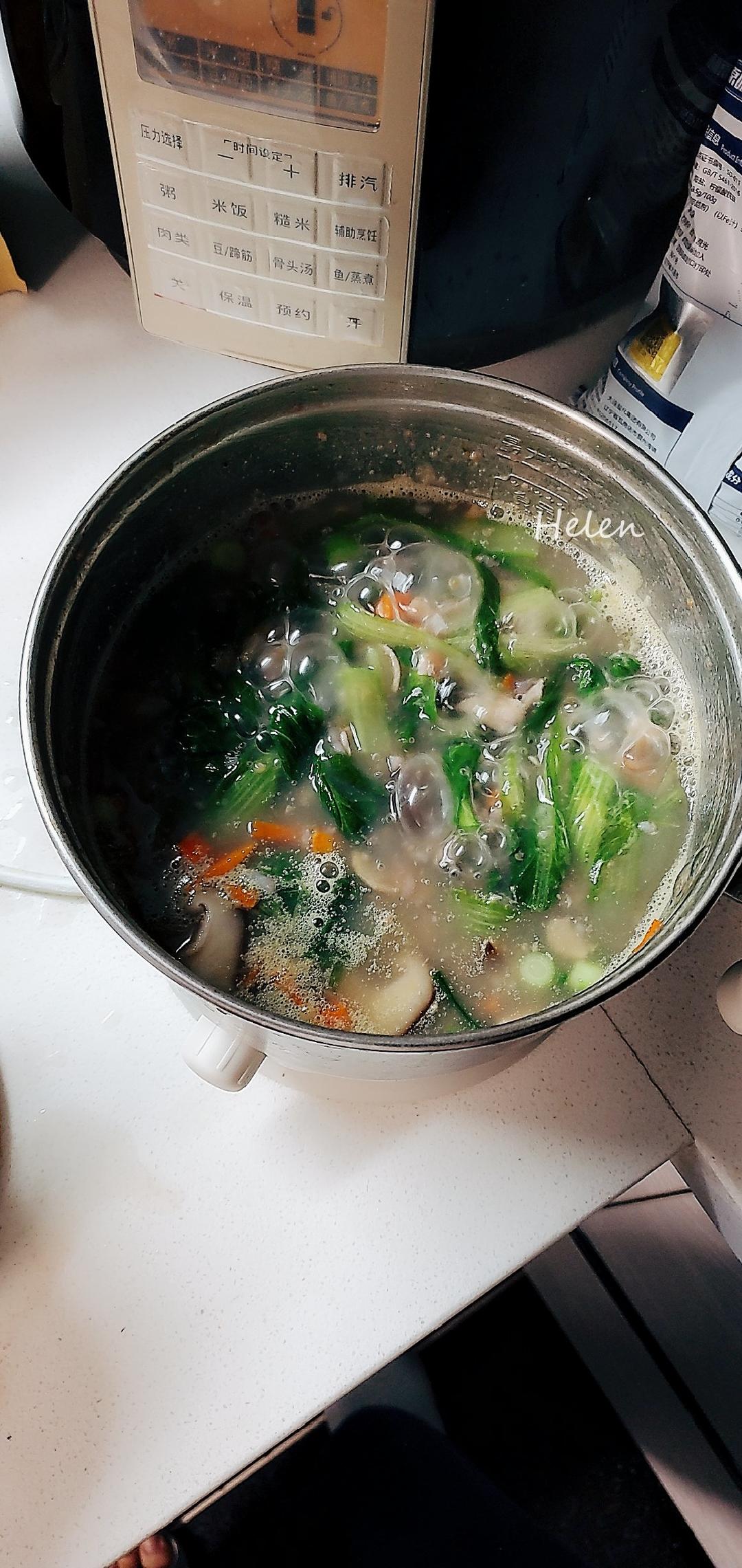 香菇胡萝卜青菜杂粮粥（电饭煲版）