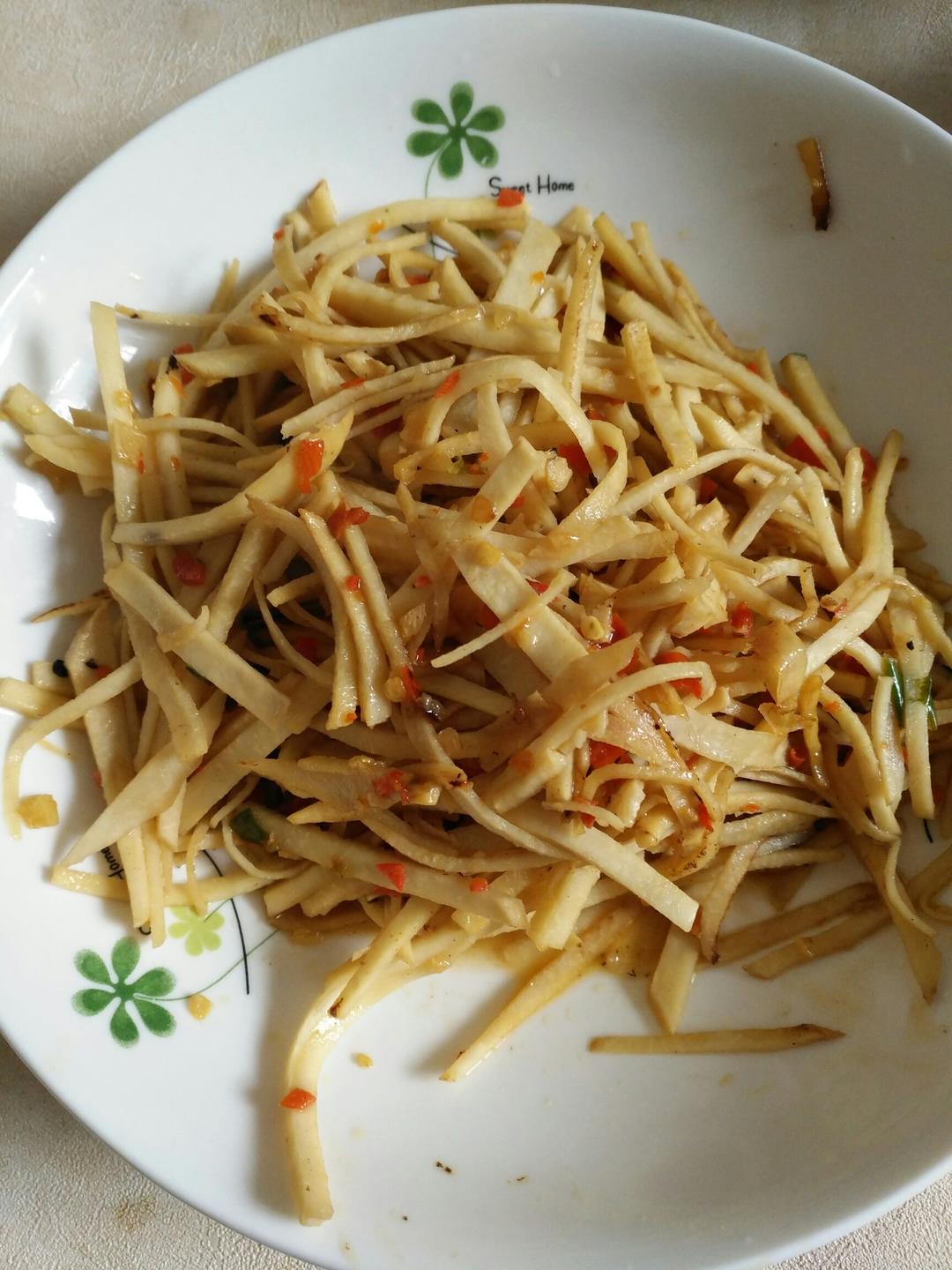 酸辣芋头丝的做法