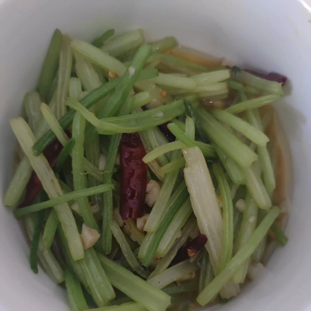 素炒芹菜