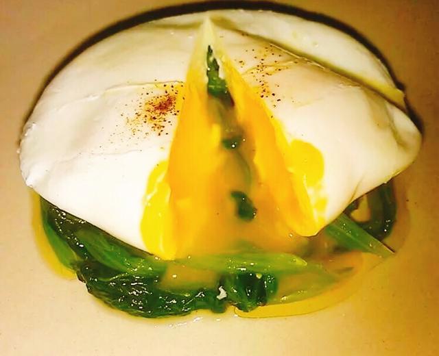 菠菜水波蛋 （Spinach with Poached Egg）