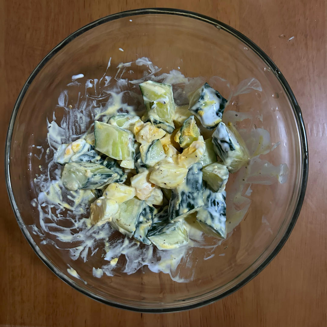 黄瓜鸡蛋酸奶沙拉的做法