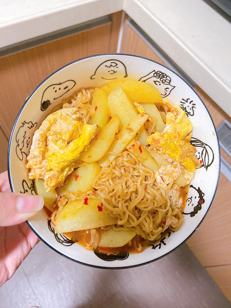 🔥超浓郁火腿土豆焖面❗️连吃三碗都不够