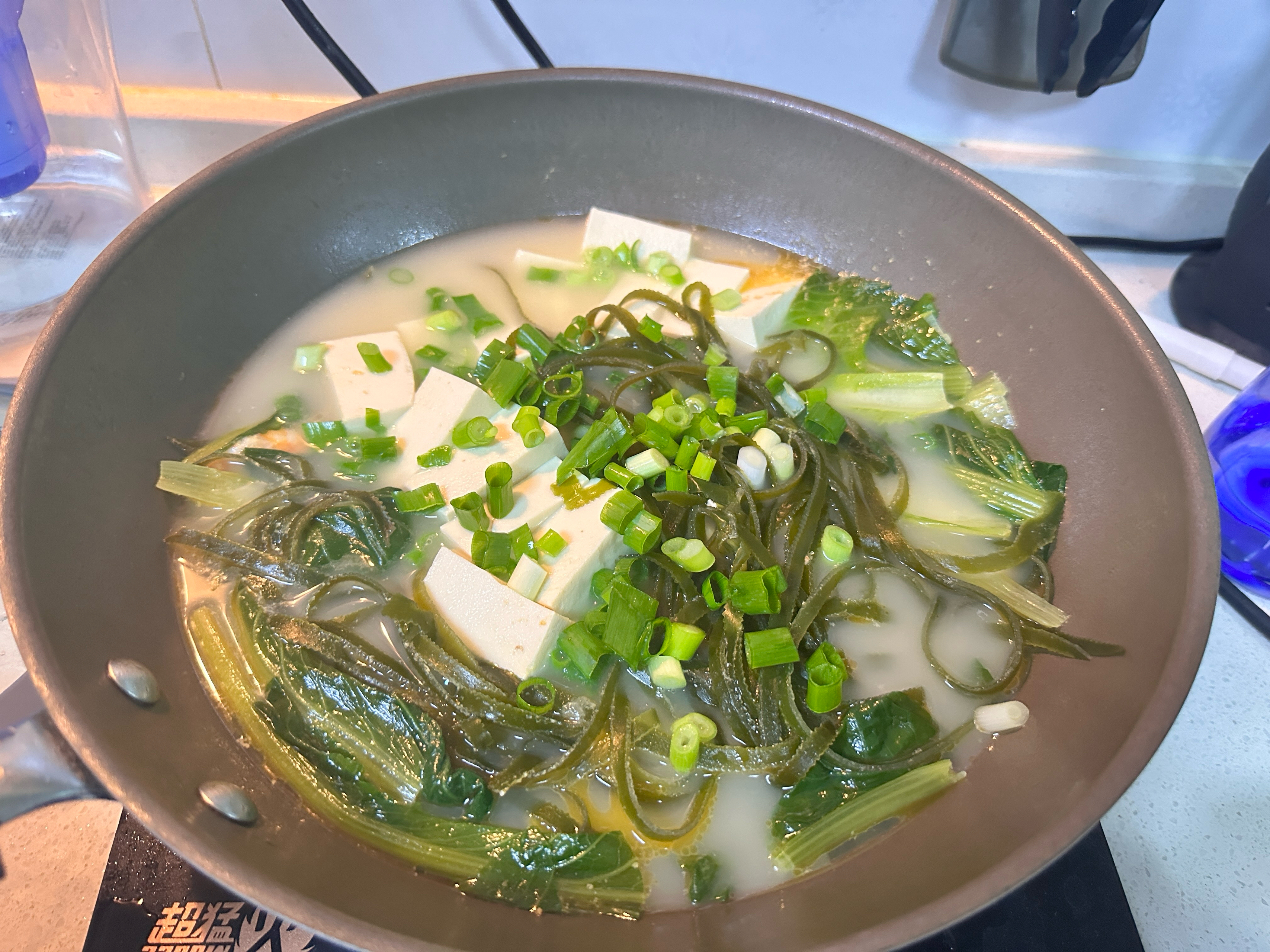 海带苗白菜豆腐汤