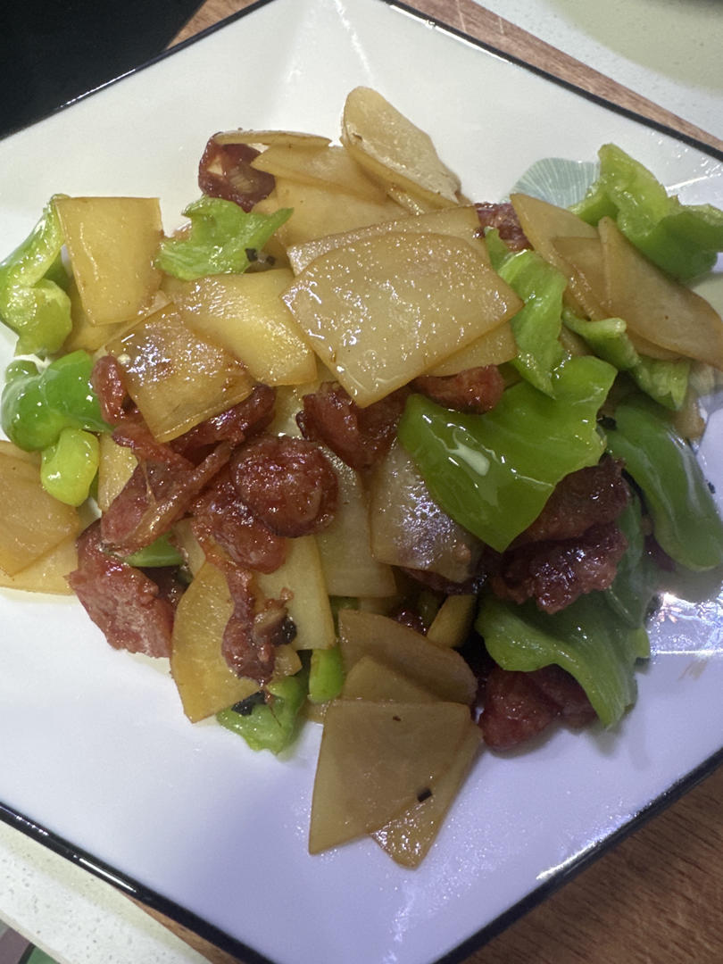 腊肠炒土豆