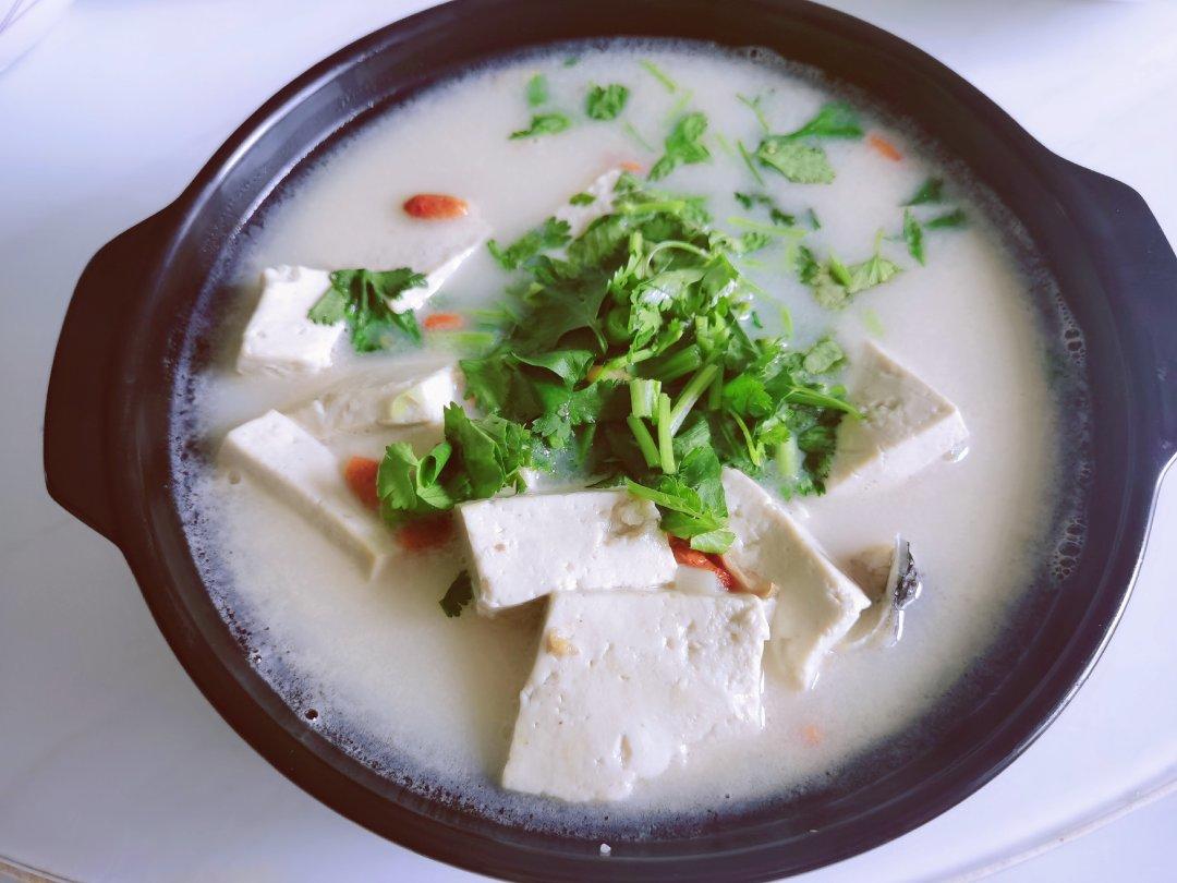 鱼头豆腐汤