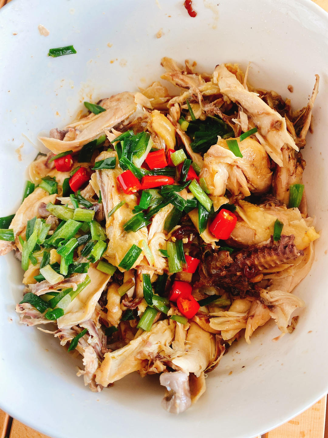 香喷喷的手撕葱油鸡，吃了又想吃哦！