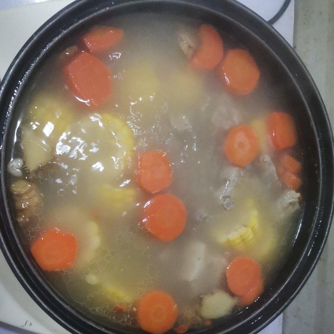 玉米排骨汤