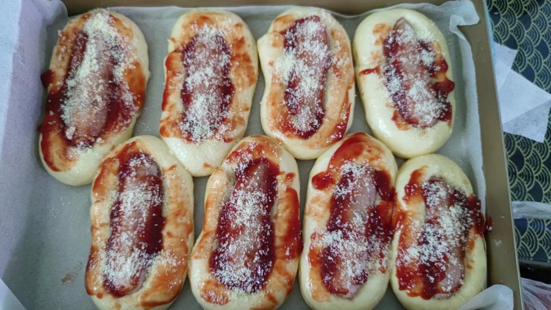 一个面团撑起一家店的台式面包—香肠面包