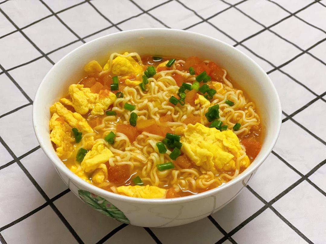 恨不得抱着锅舔的番茄鸡蛋面