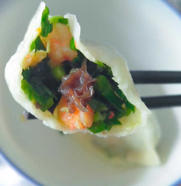 窍门多多的韭菜虾仁素三鲜水饺的做法