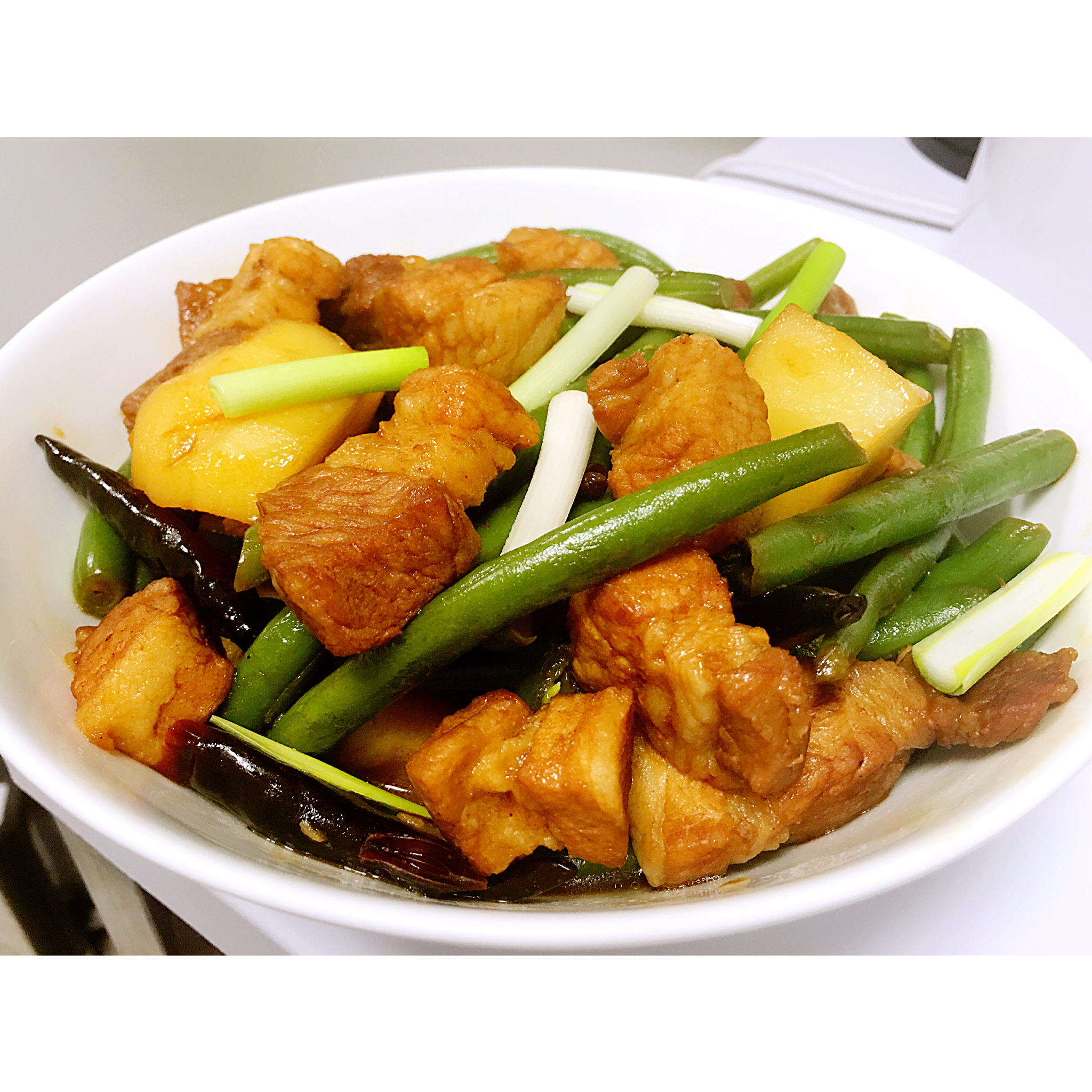 红烧排骨炖豆角土豆