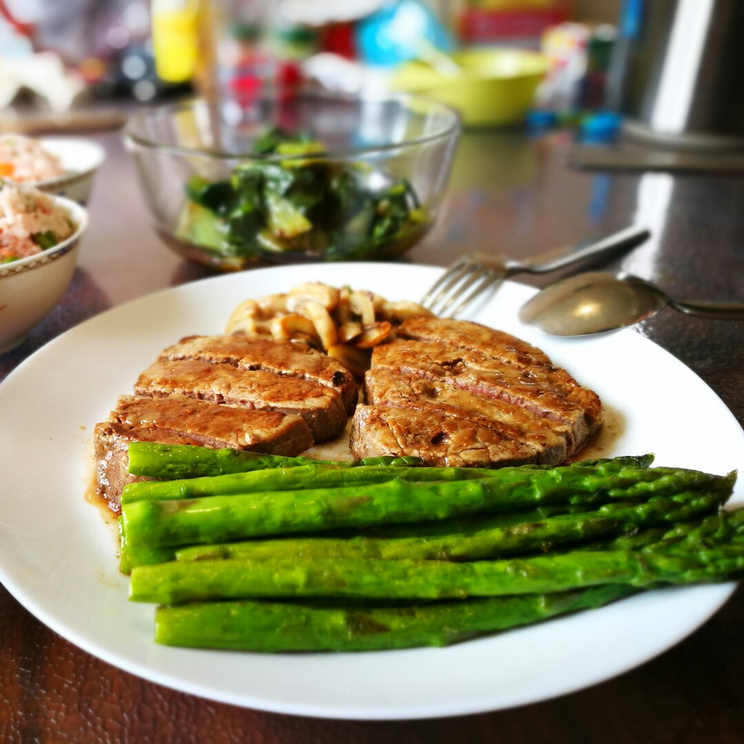 如何腌出好牛排