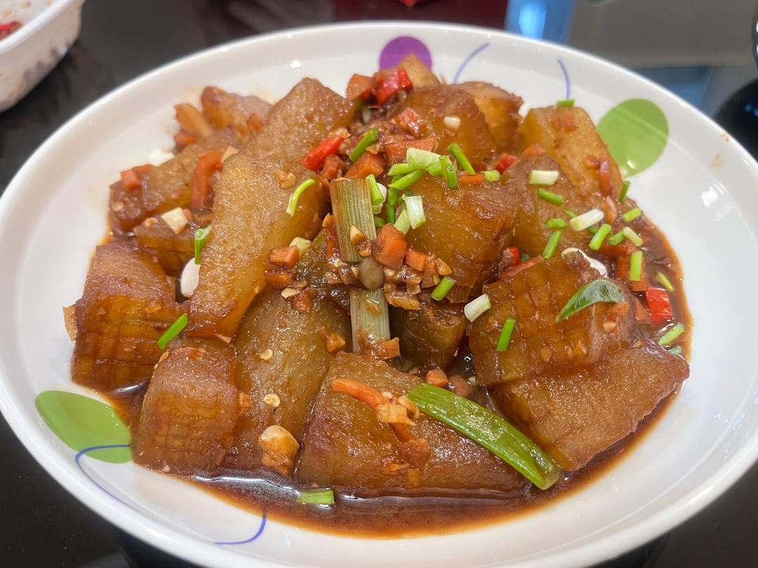 红烧冬瓜最完美做法，不加一滴水，瞬间秒杀红烧肉