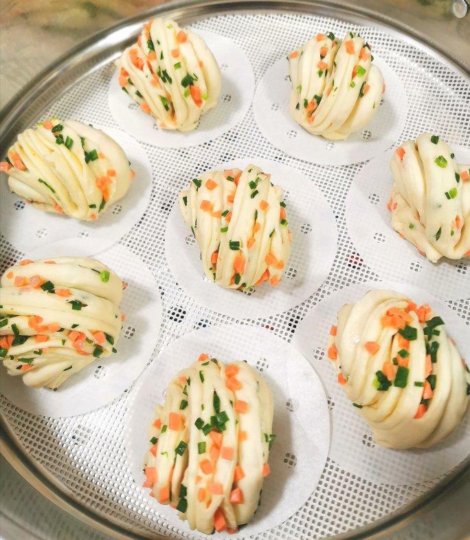 最好吃的火腿葱香花卷—附让葱不变黄的小窍门