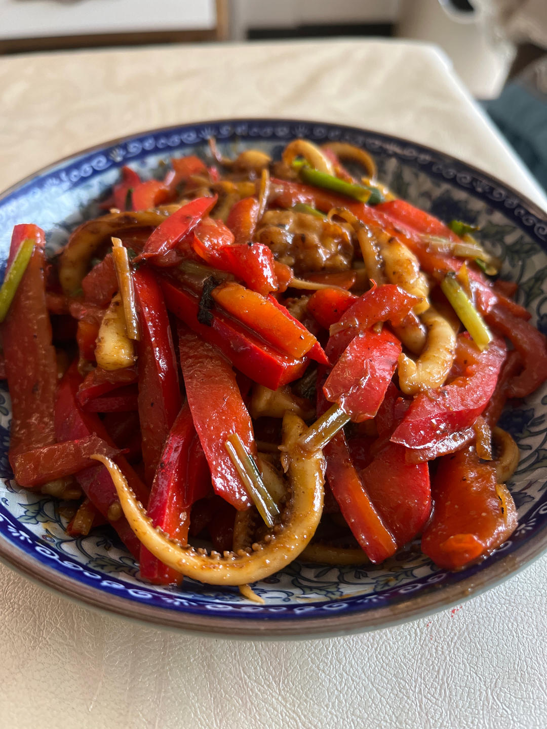 爆炒鱿鱼须，加上这一步，可以与铁板鱿鱼媲美