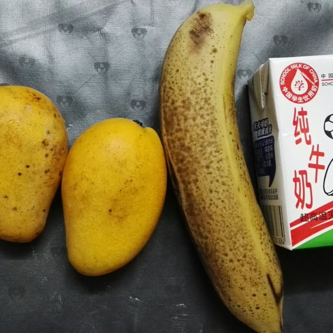 芒果香蕉奶昔
