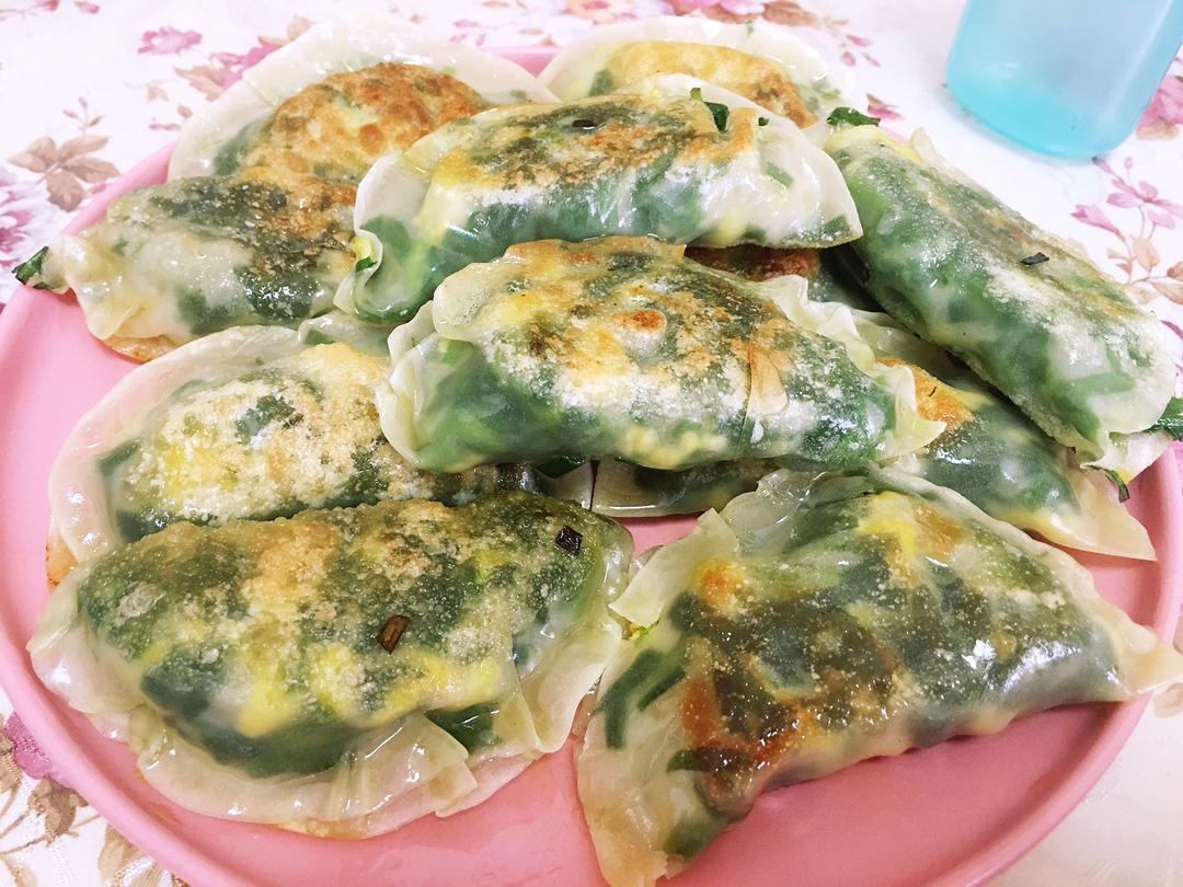 宝贝爱吃的韭菜煎饺的做法