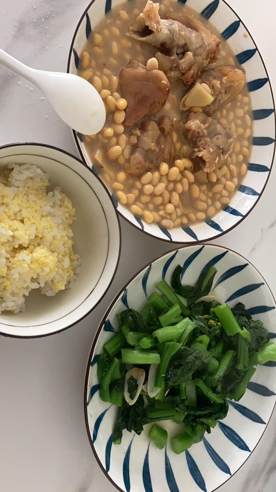 流口水的黄豆炖猪蹄