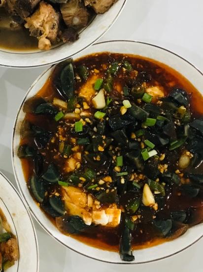 皮蛋拌豆腐