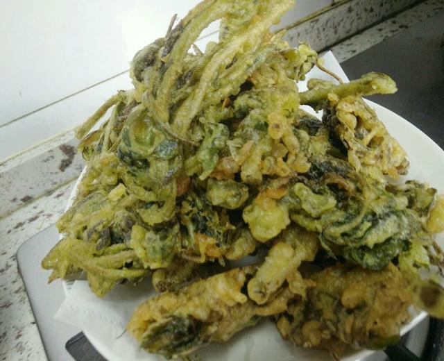 酥脆可口的炸香椿鱼的做法