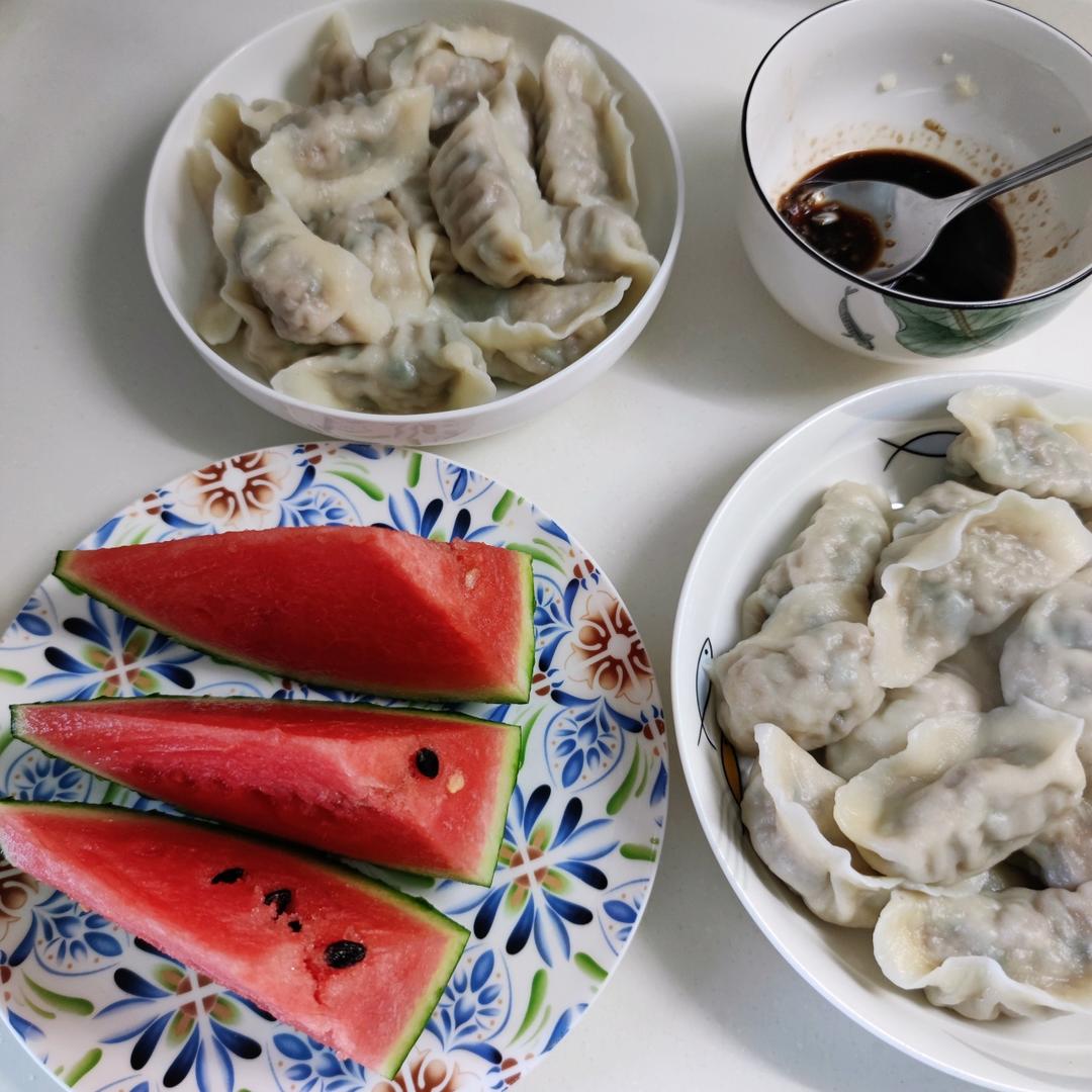 猪肉莲藕韭菜饺子