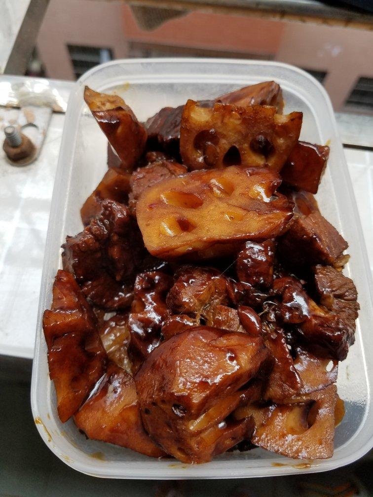加了鹌鹑蛋后，这盘红烧肉，美味的逆天啦——鹌鹑蛋烧肉（孔瑶食谱）