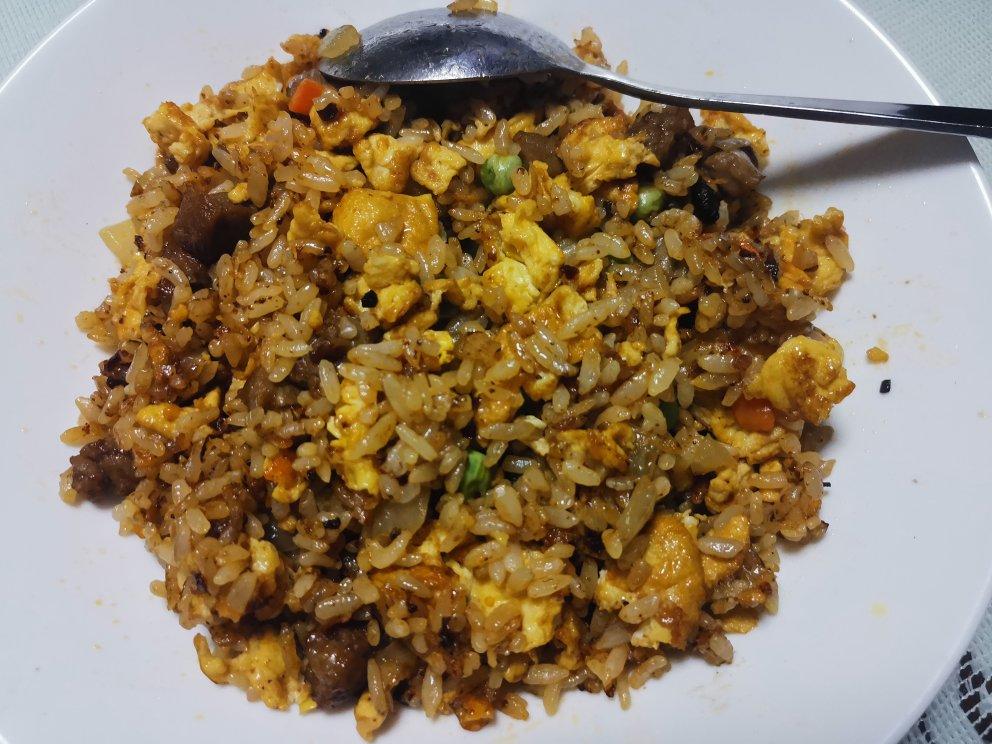 用牛排做的牛肉炒饭