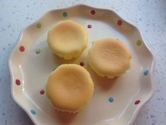 消耗淡奶油之作——淡奶油小蛋糕