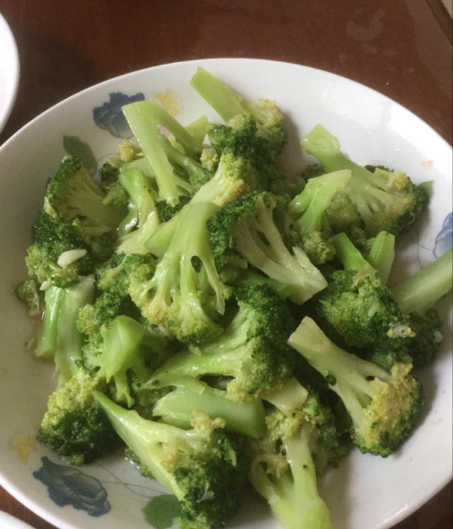 清清淡淡的家常小炒——蒜蓉西兰花